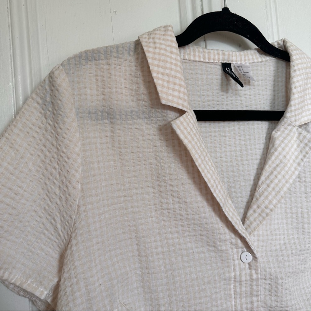 H&M Cream and White Checkered Collared Button Up Crop Top - Picture 10 of 10